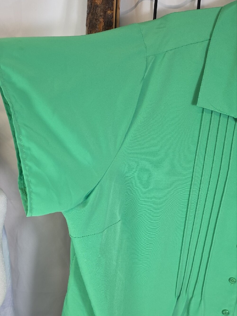 Essentials Green Button-Front Blouse - Picture 4 of 9